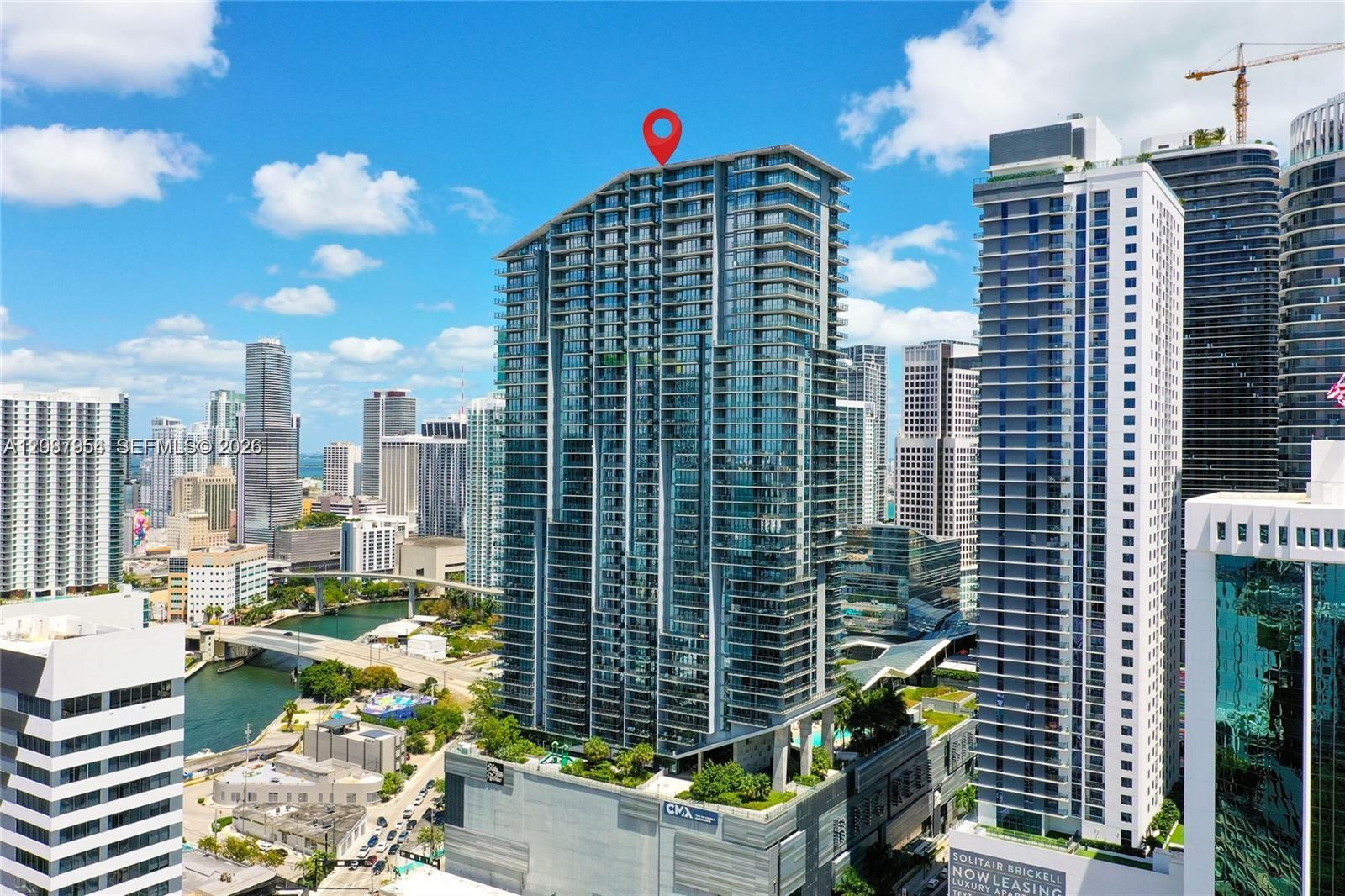 88 SW 7th St # 904