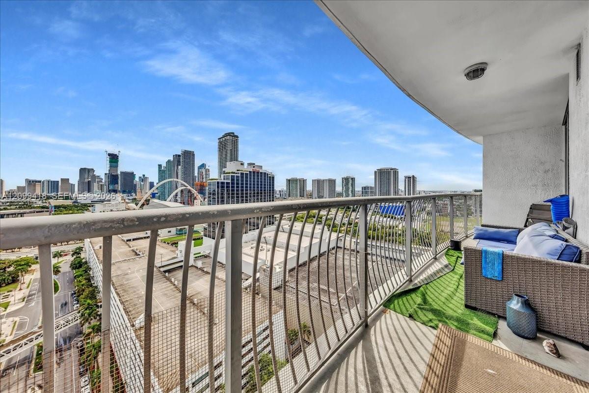 1750 N Bayshore Dr # 2510