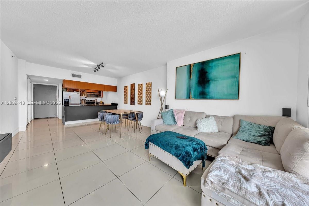 1750 N Bayshore Dr # 2510