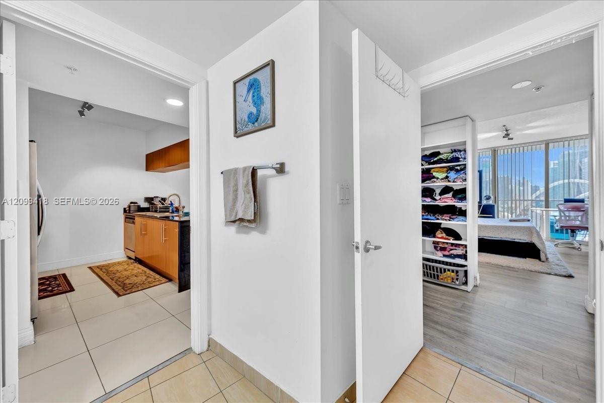 1750 N Bayshore Dr # 2510