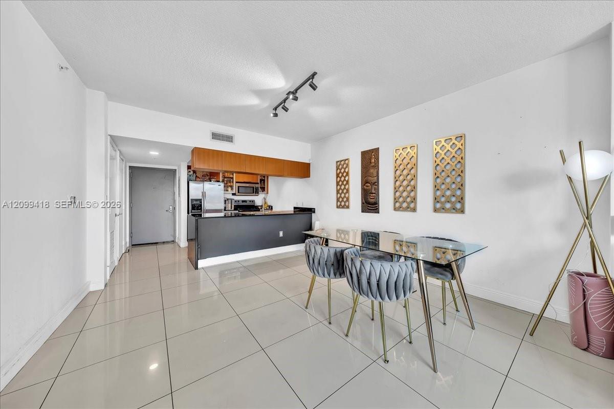 1750 N Bayshore Dr # 2510