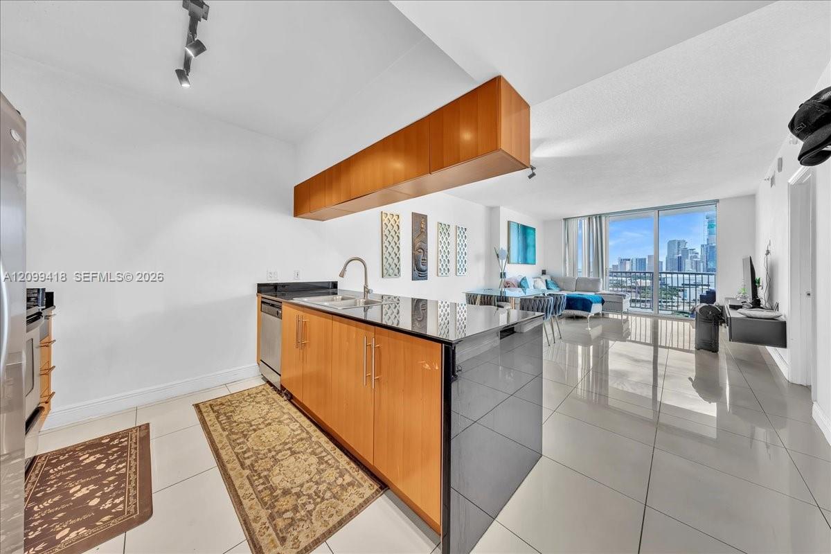 1750 N Bayshore Dr # 2510