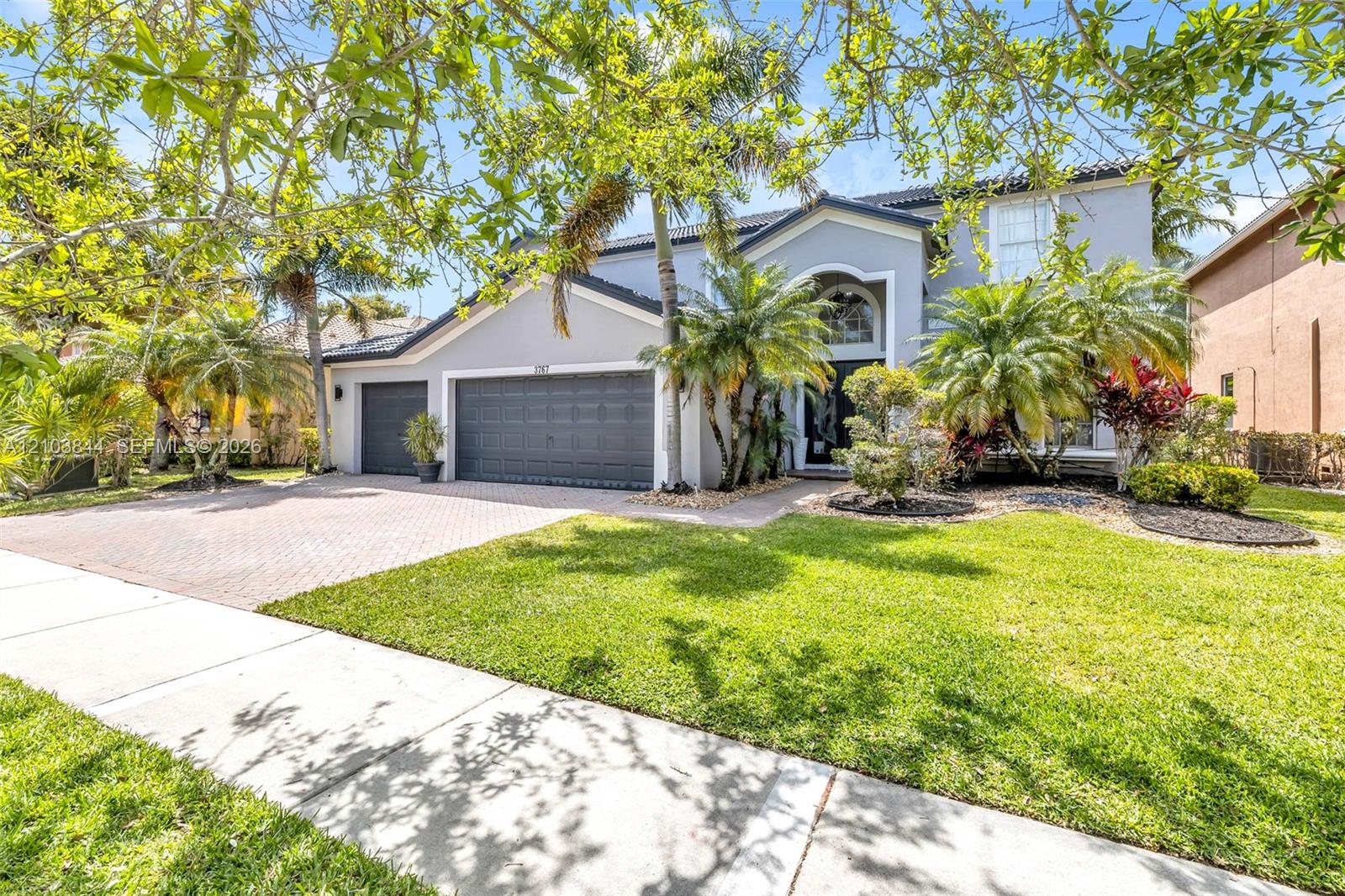 3767 W Gardenia Ave