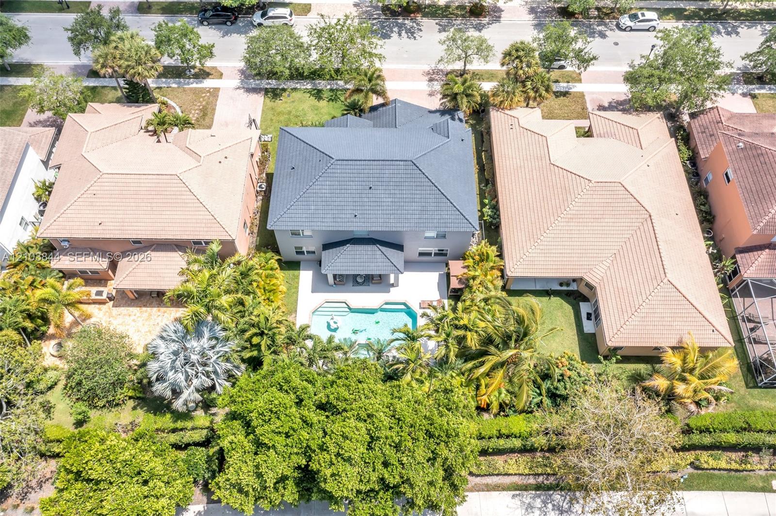 3767 W Gardenia Ave