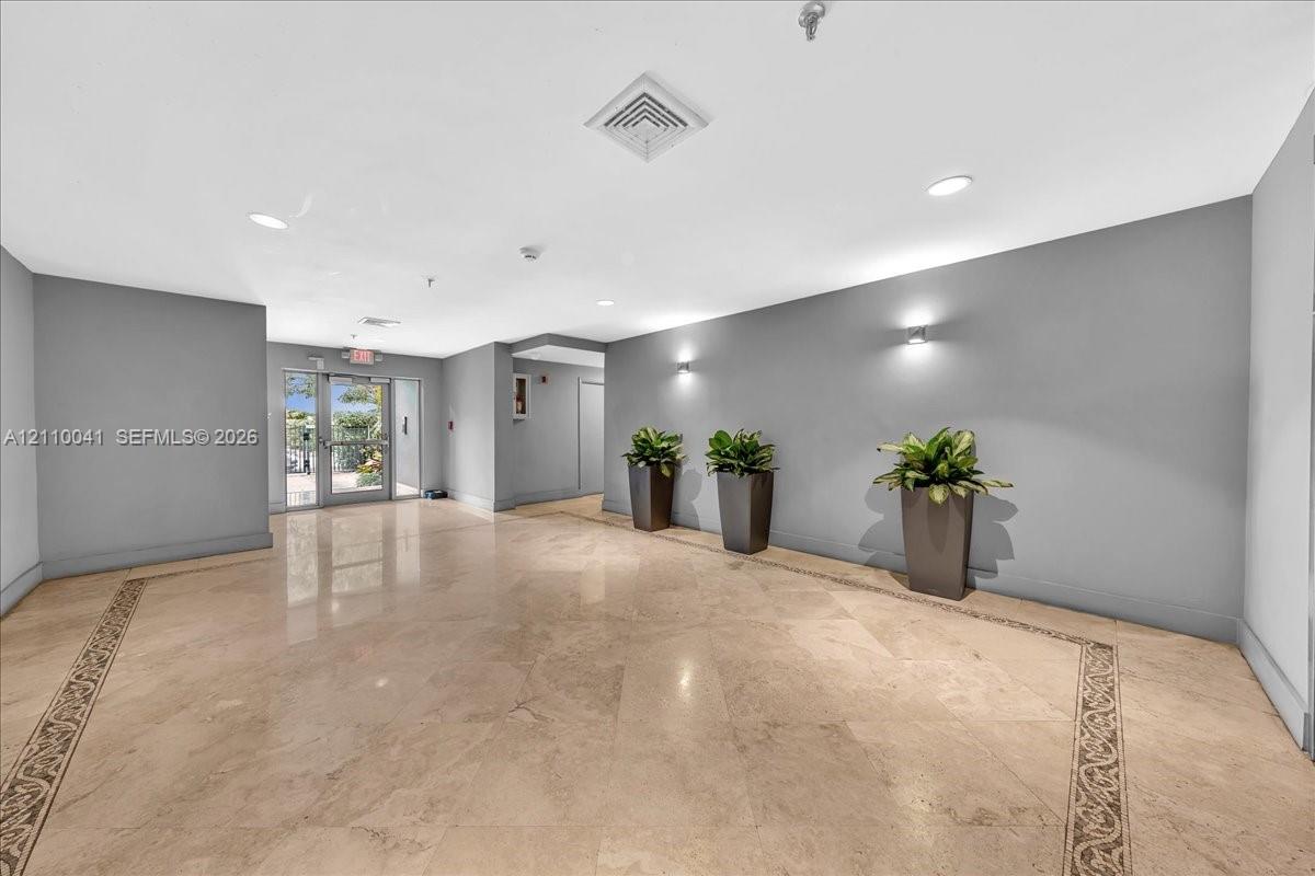 1610 Lenox Ave # 516