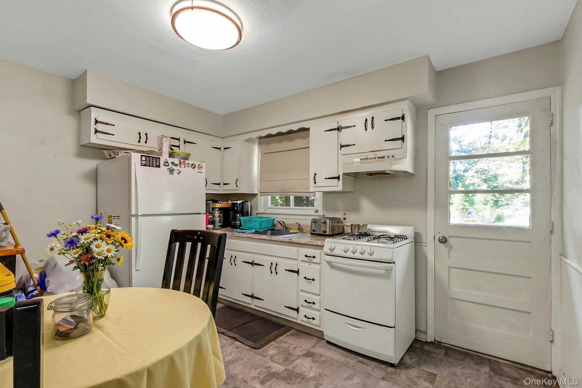 61 Rolling Ridge Road