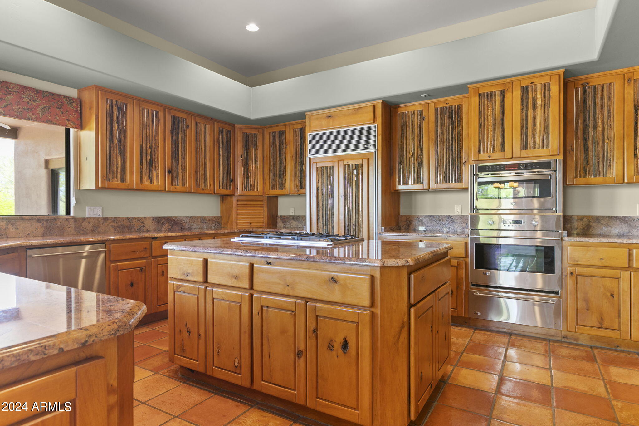 30600 N PIMA Road 76