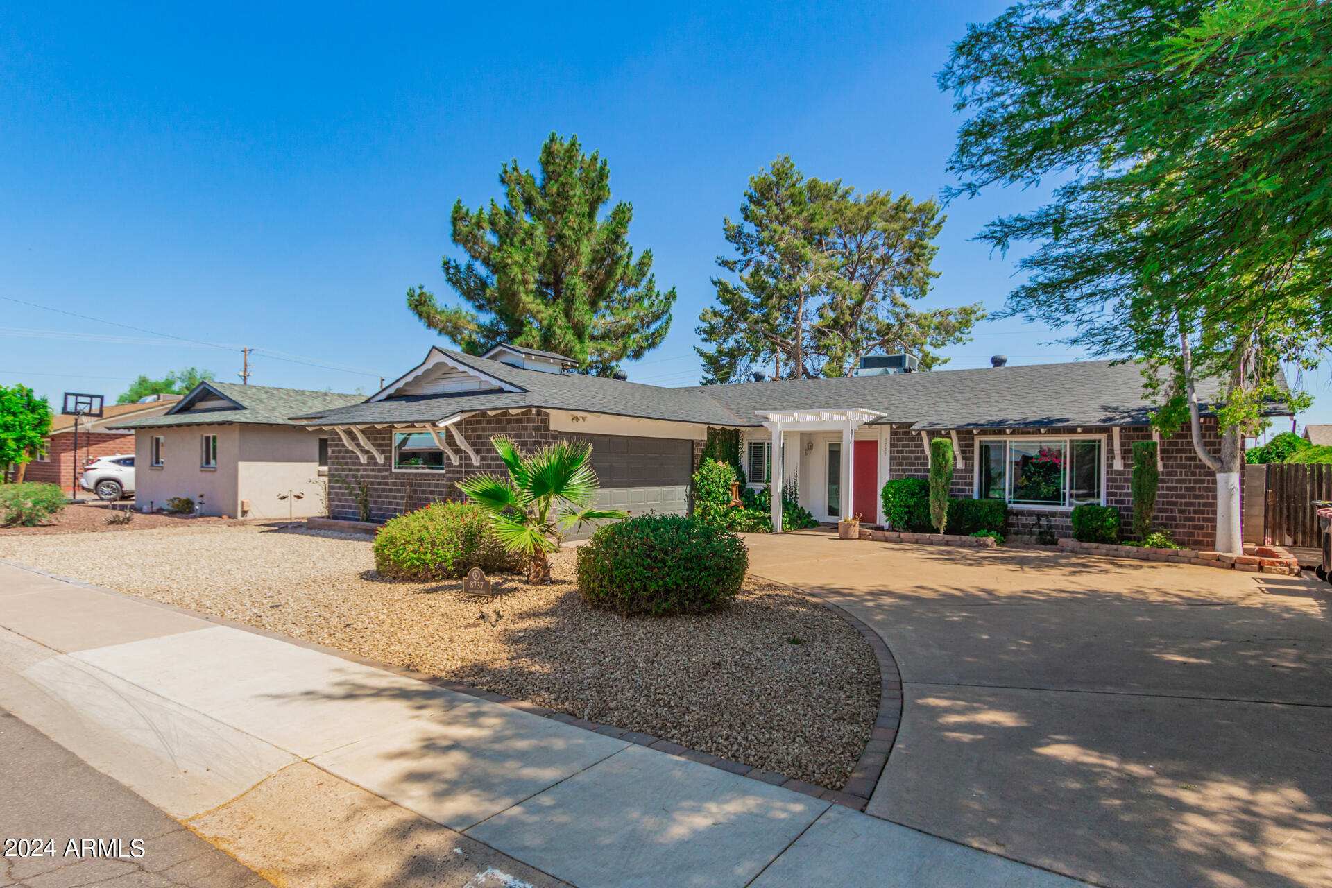 8737 E SAGE Drive