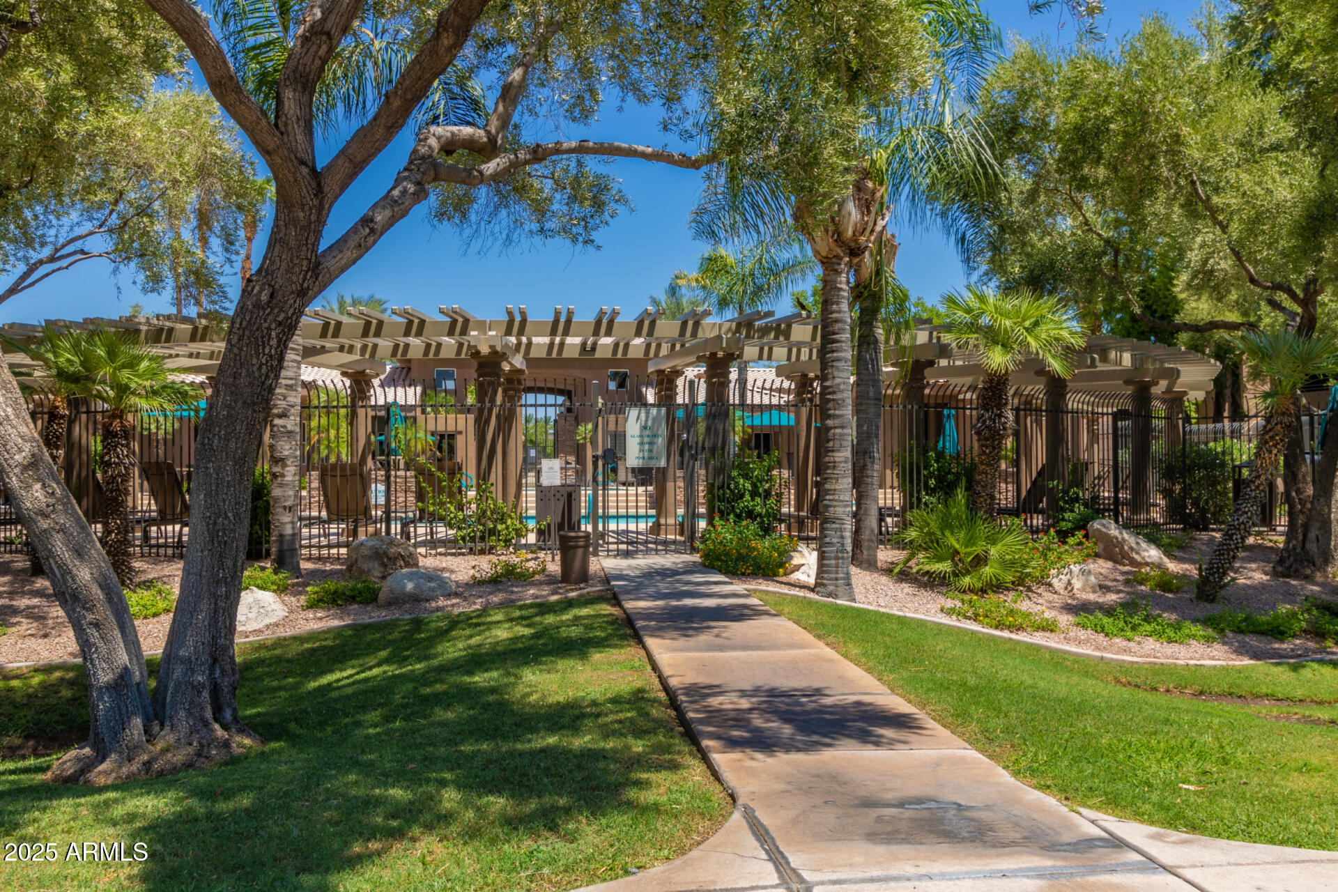 7009 E ACOMA Drive 1008