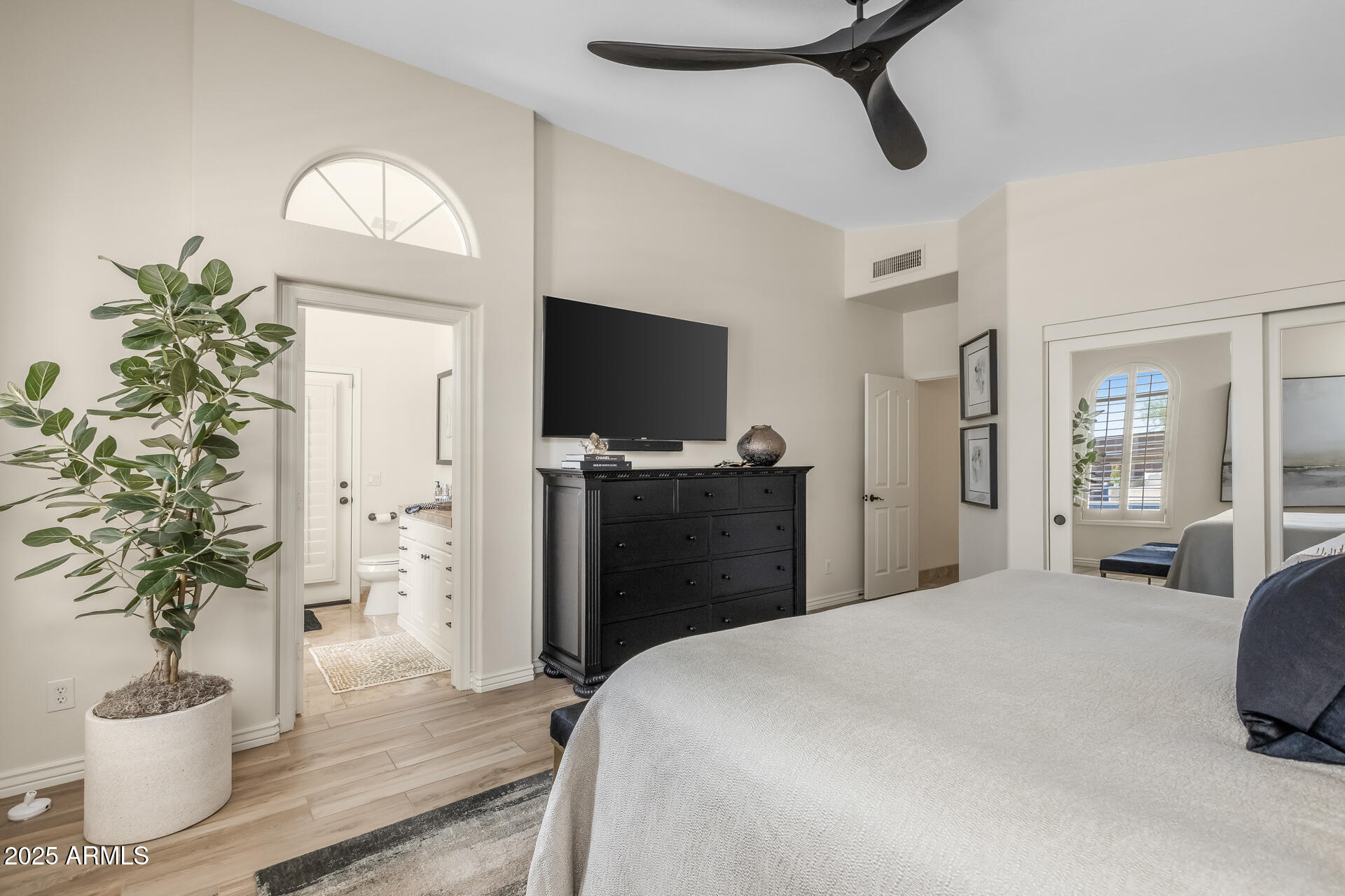 4605 E SWILLING Road