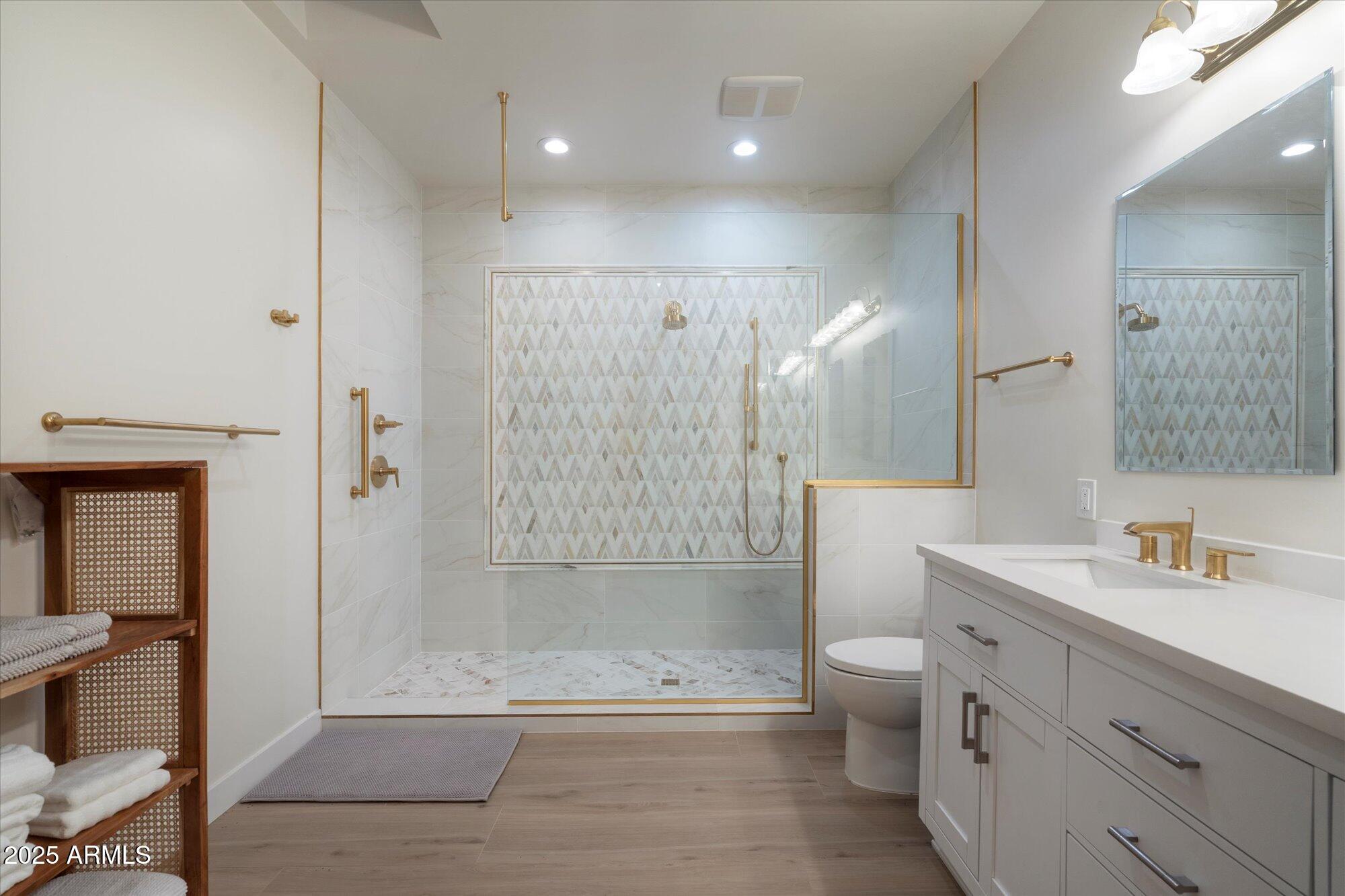 5428 E Yolantha Street