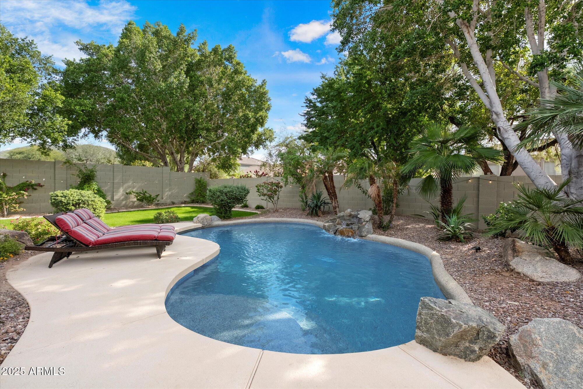 10559 E Sheena Drive