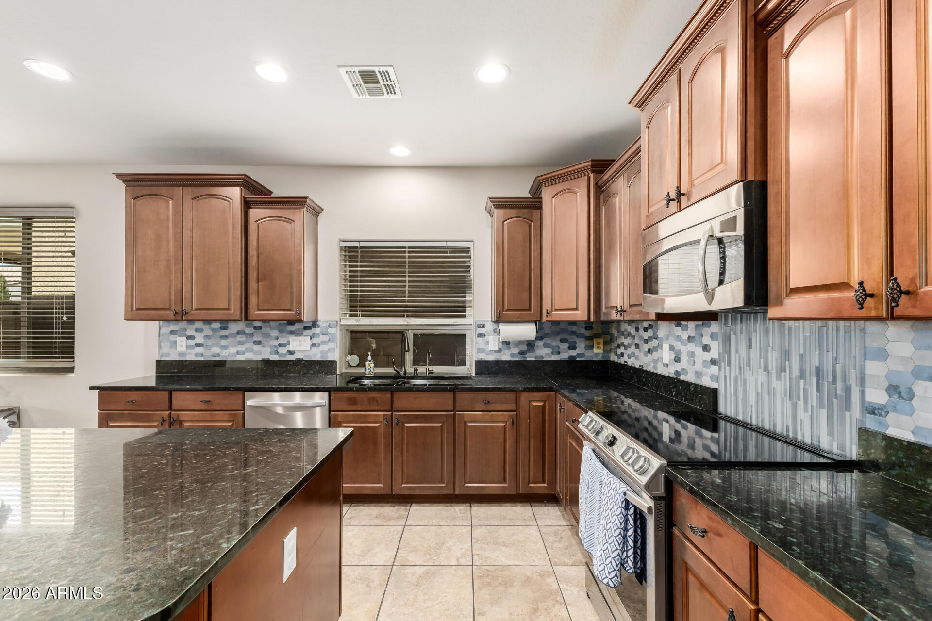 2507 E RUSTLING OAKS Lane