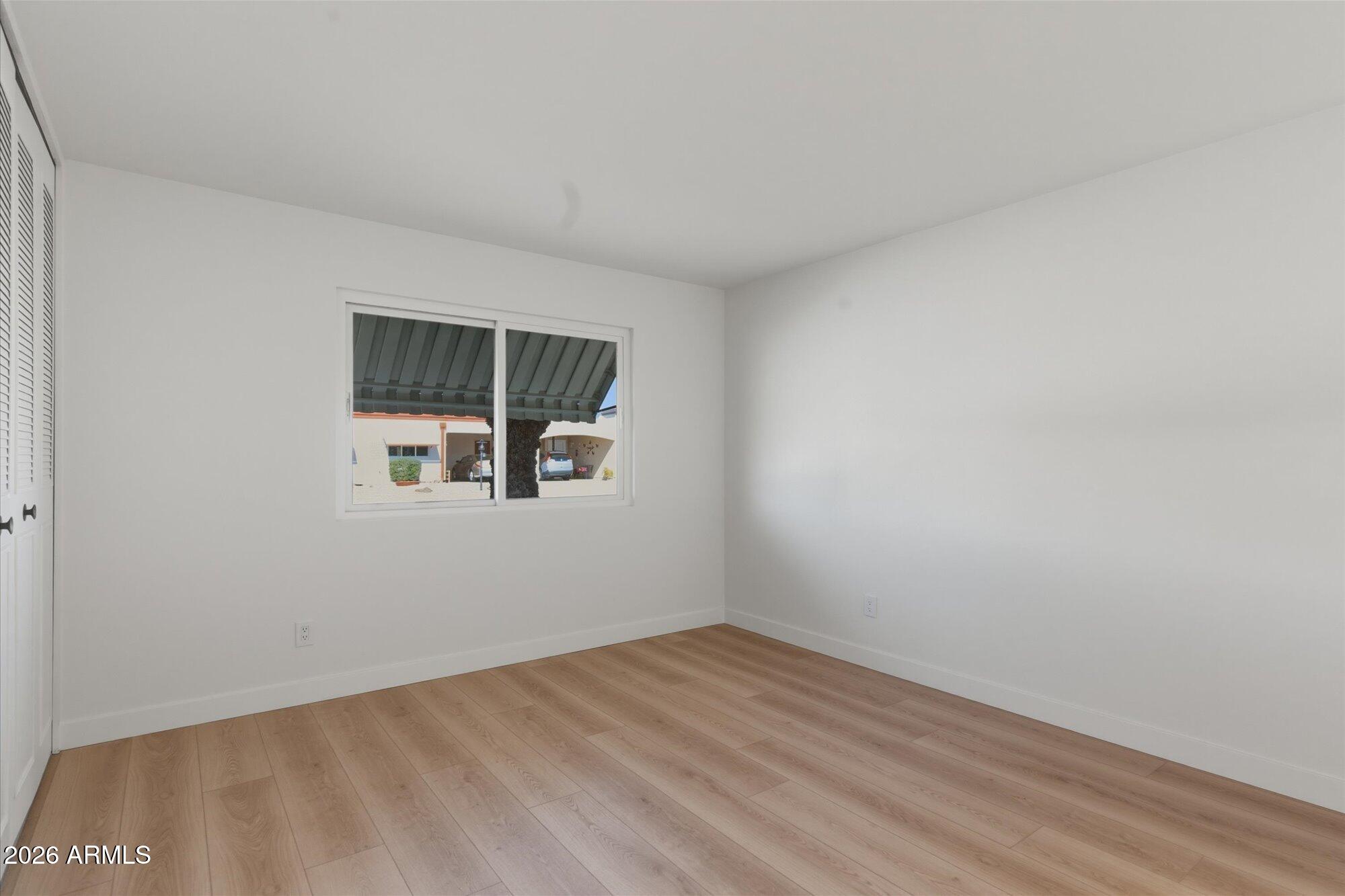 7637 E THORNWOOD Drive