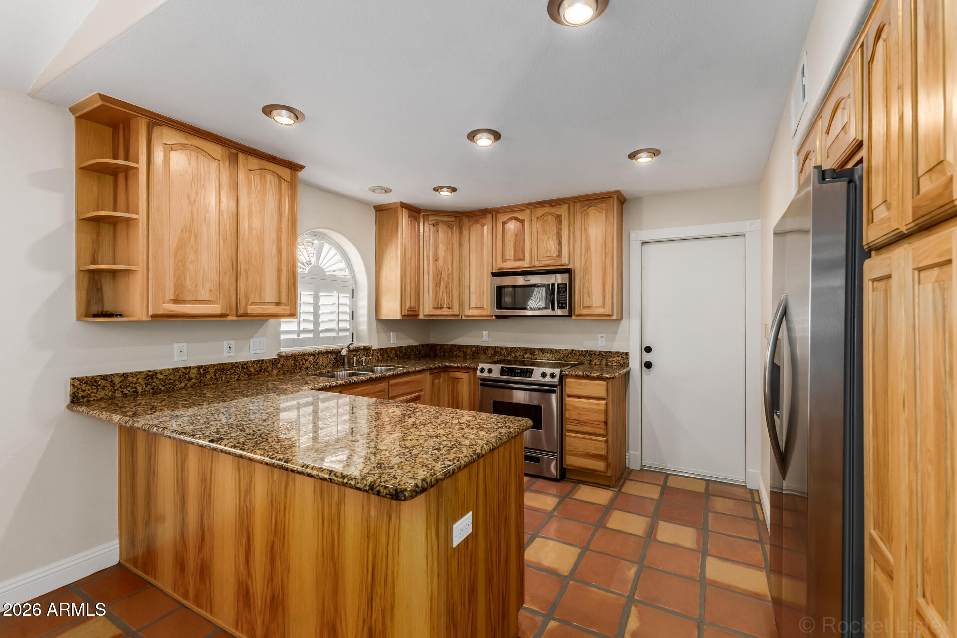 3335 W GOLDEN Lane