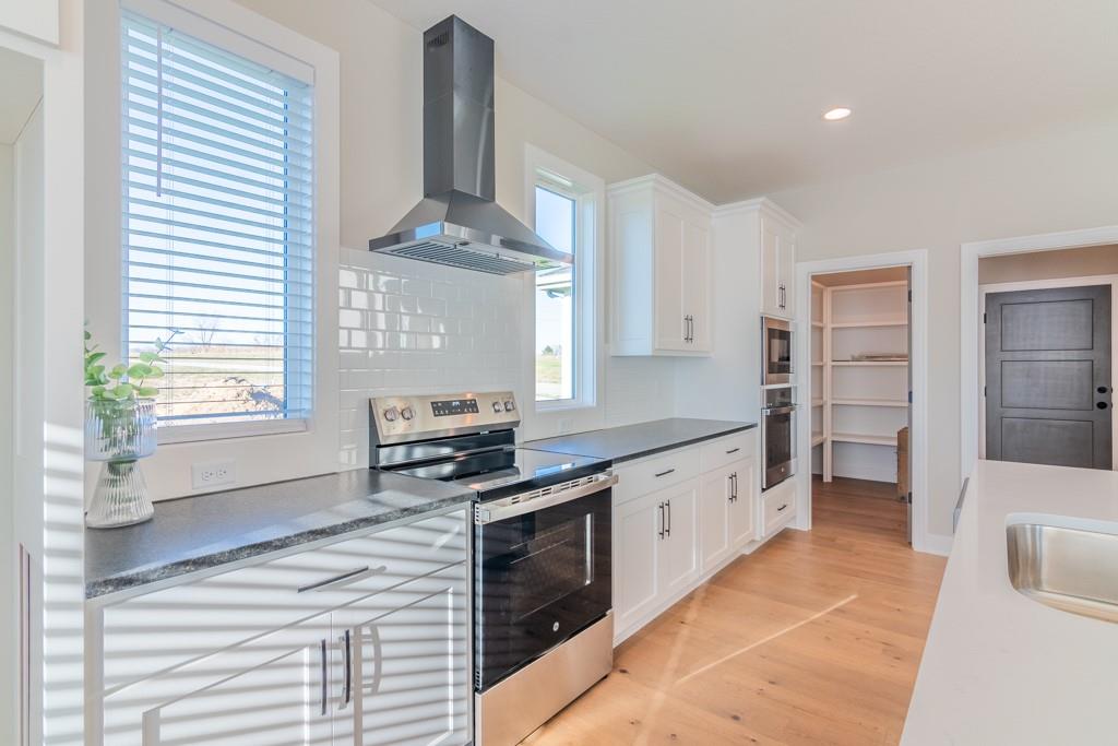 935 168th Terrace