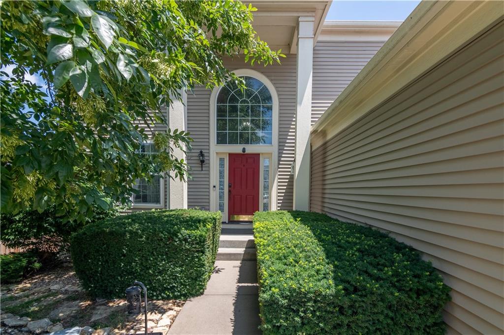 7911 N POPLAR Court