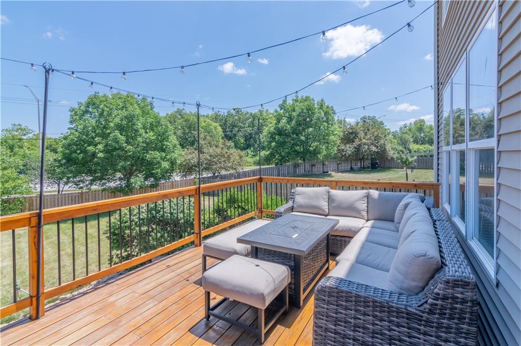 7911 N POPLAR Court