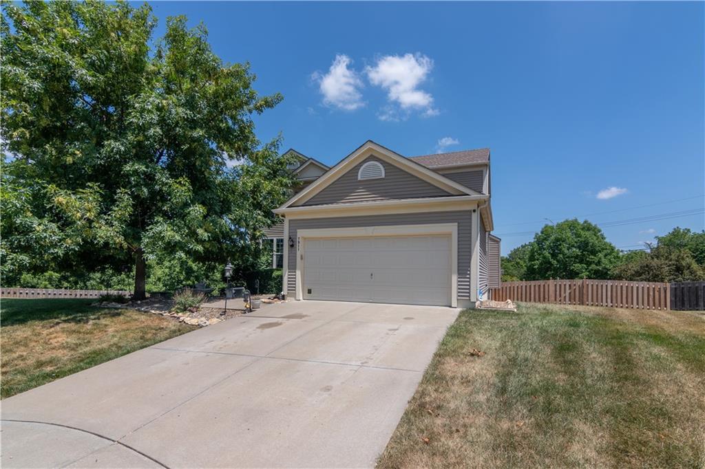 7911 N POPLAR Court