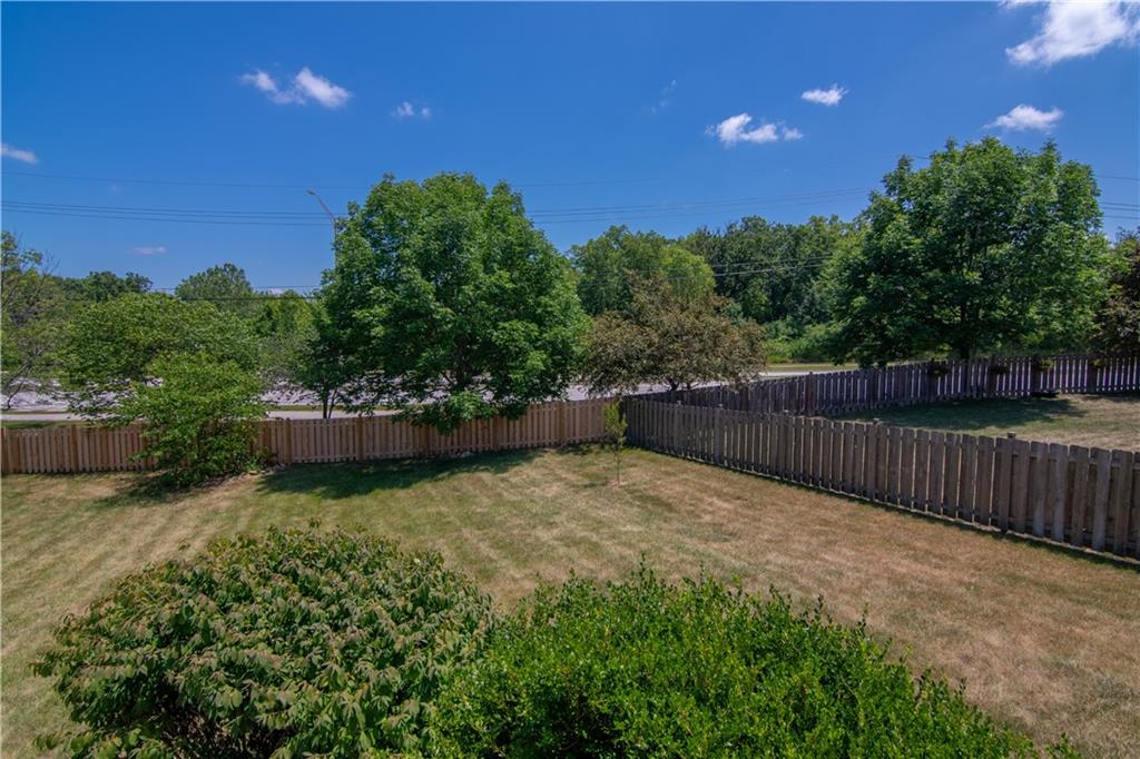 7911 N POPLAR Court