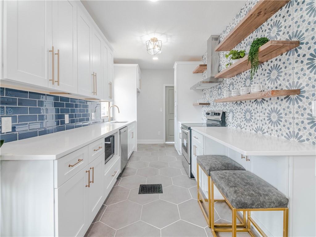 700 E 43rd Street