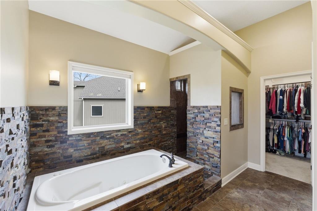 3112 N 127th Terrace