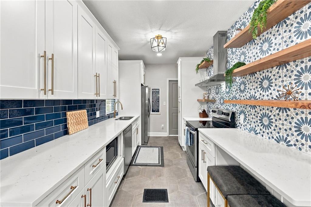 700 E 43rd Street