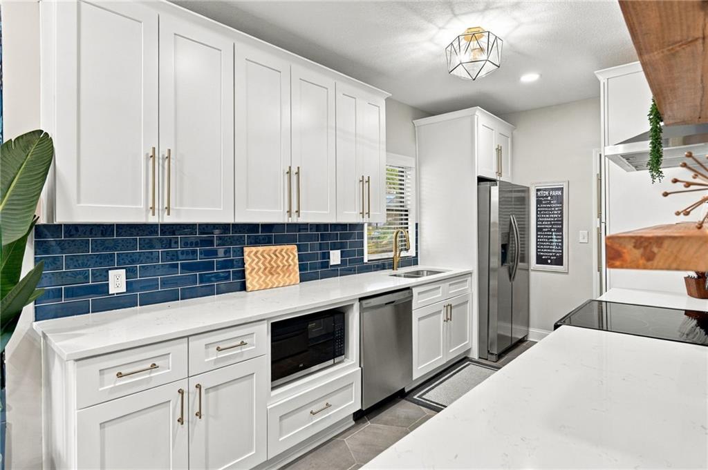 700 E 43rd Street