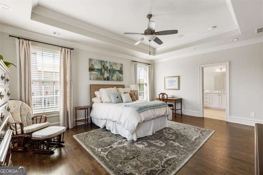 128 Grand Crescent