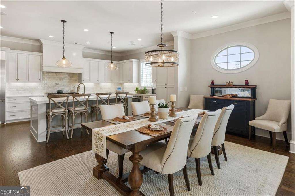 128 Grand Crescent
