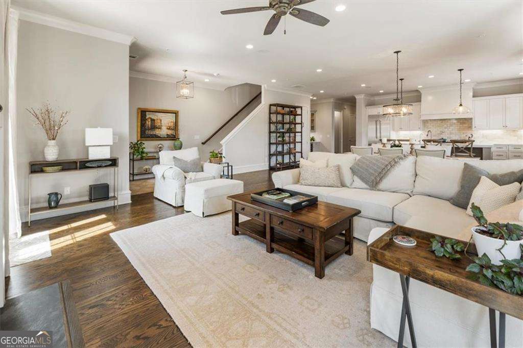 128 Grand Crescent