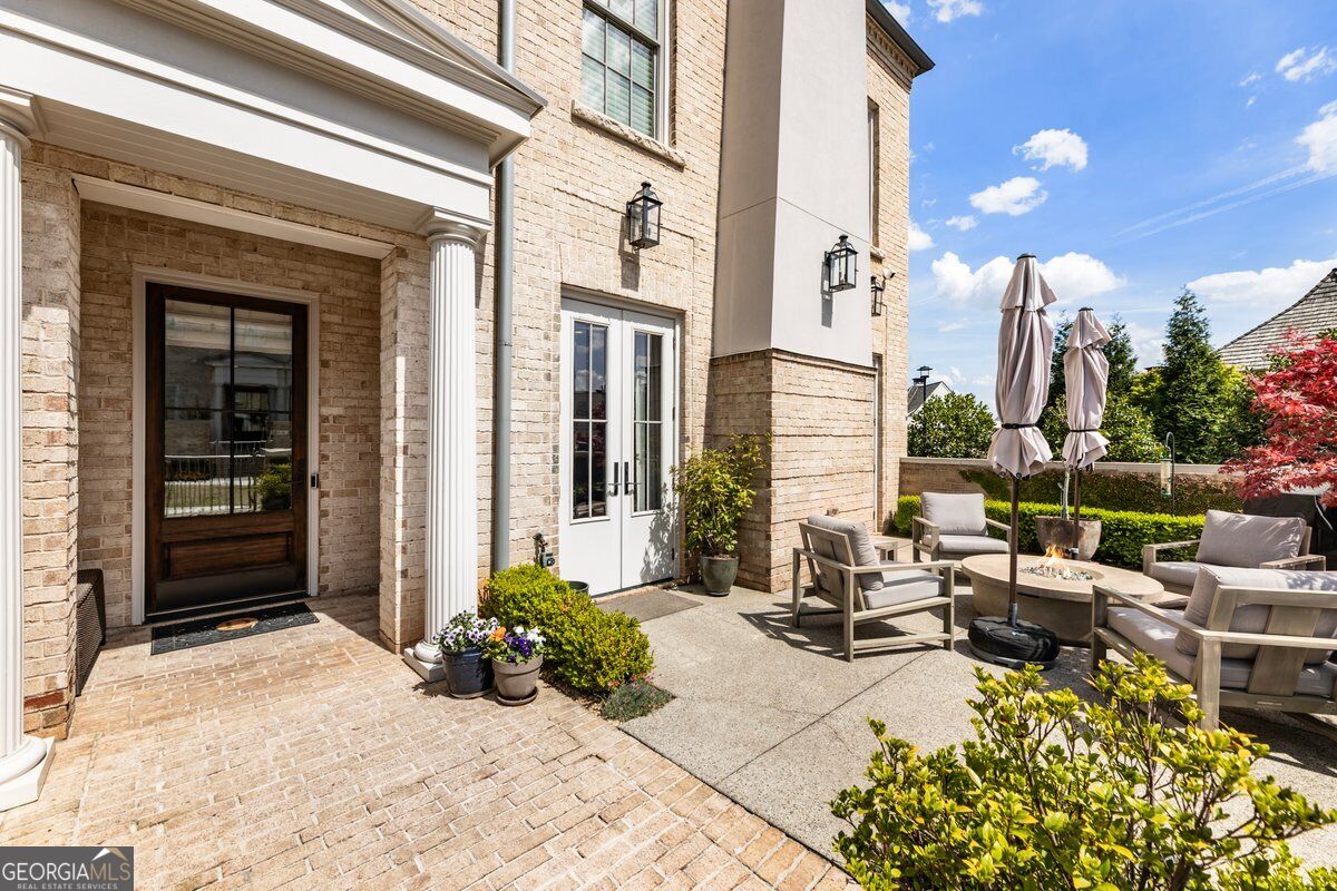 128 Grand Crescent