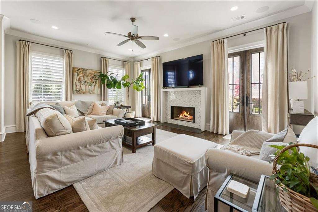 128 Grand Crescent