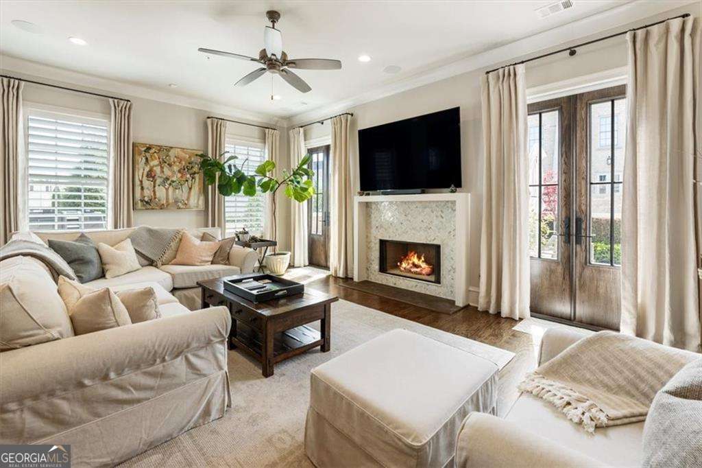 128 Grand Crescent