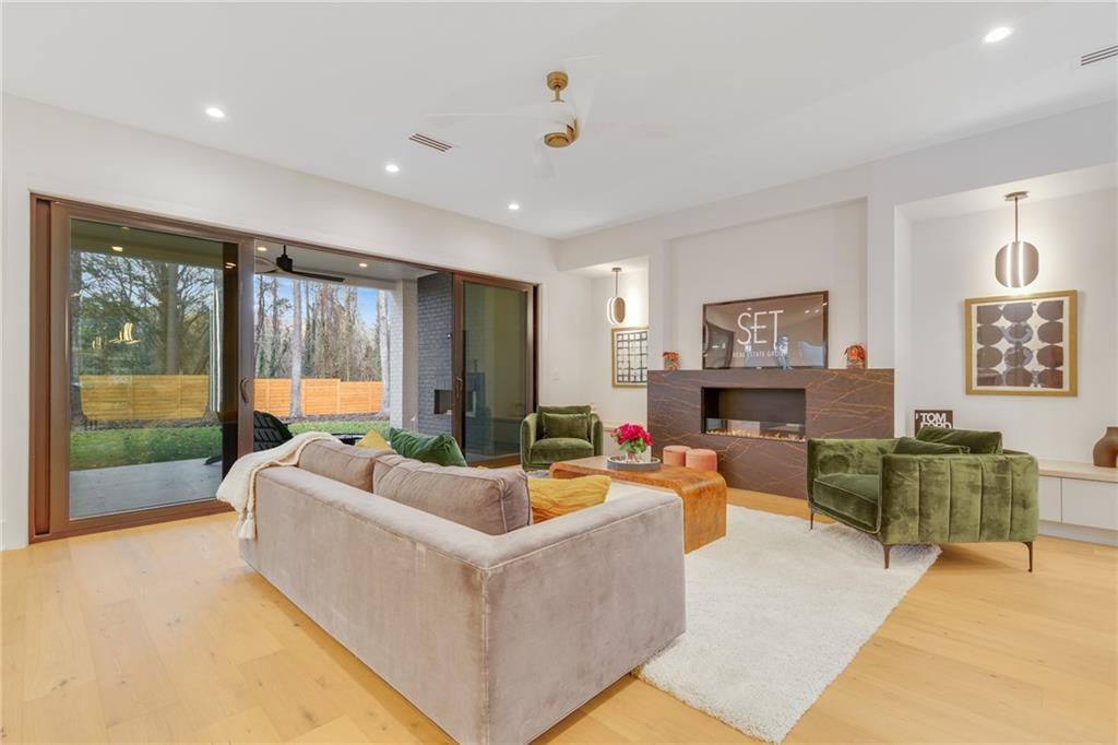 185 Pebble Trail