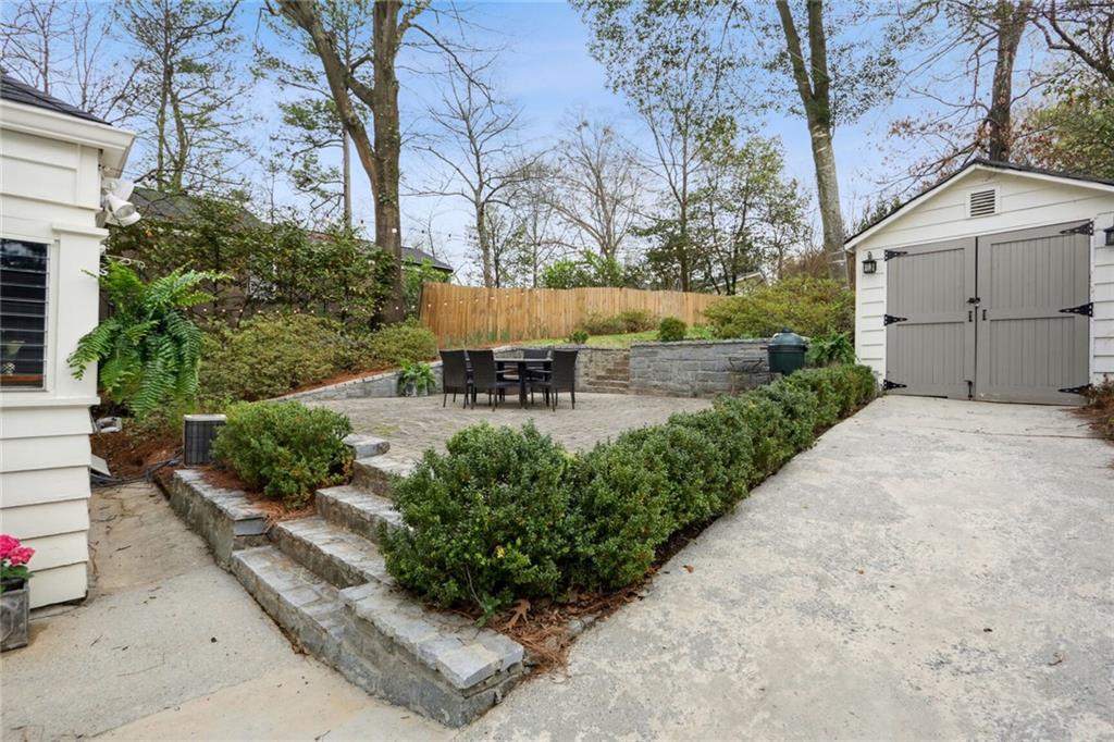 228 Lindbergh Drive NE