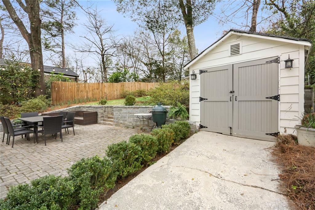 228 Lindbergh Drive NE
