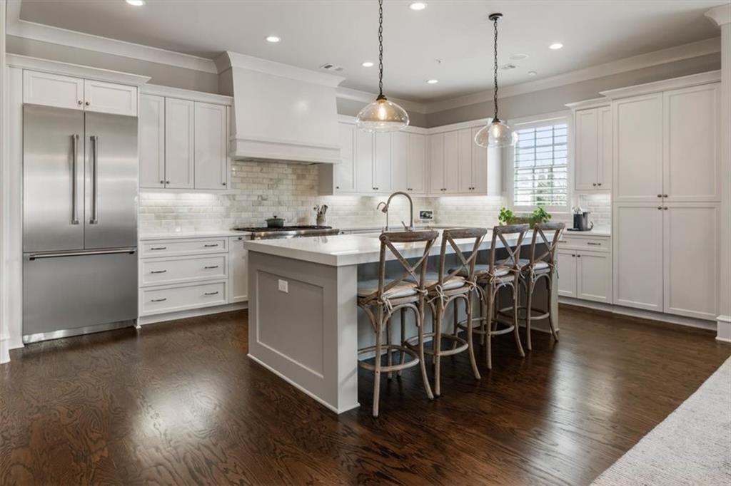 128 Grand Crescent