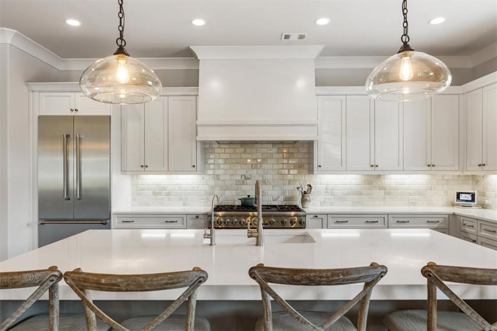 128 Grand Crescent