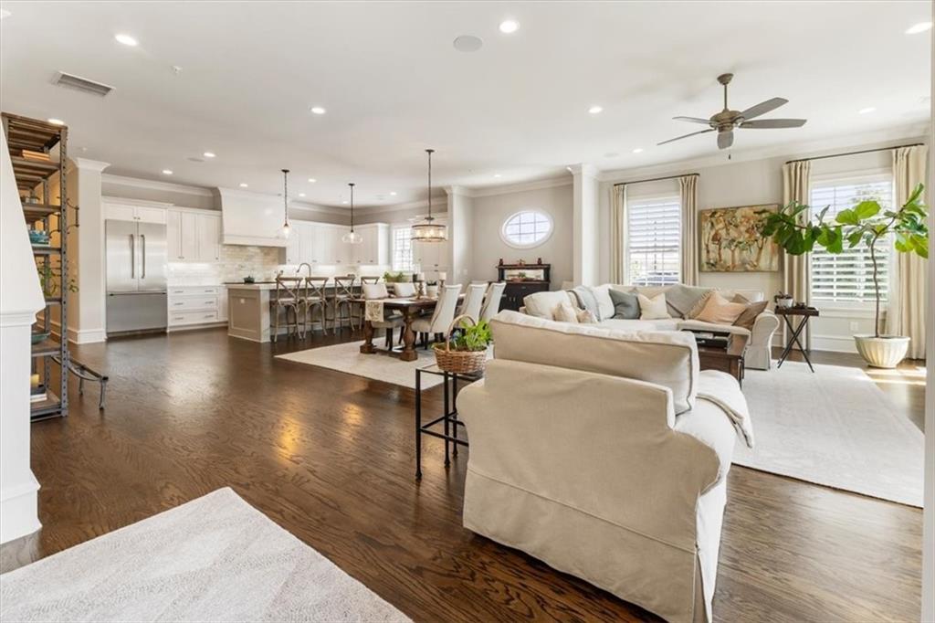 128 Grand Crescent