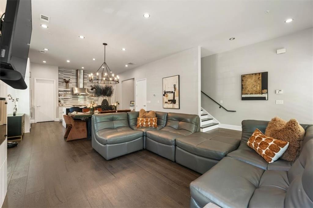 878 3rd Street