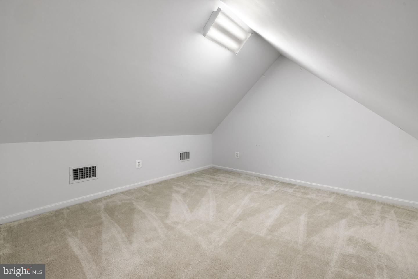 7441 Highgate Ln