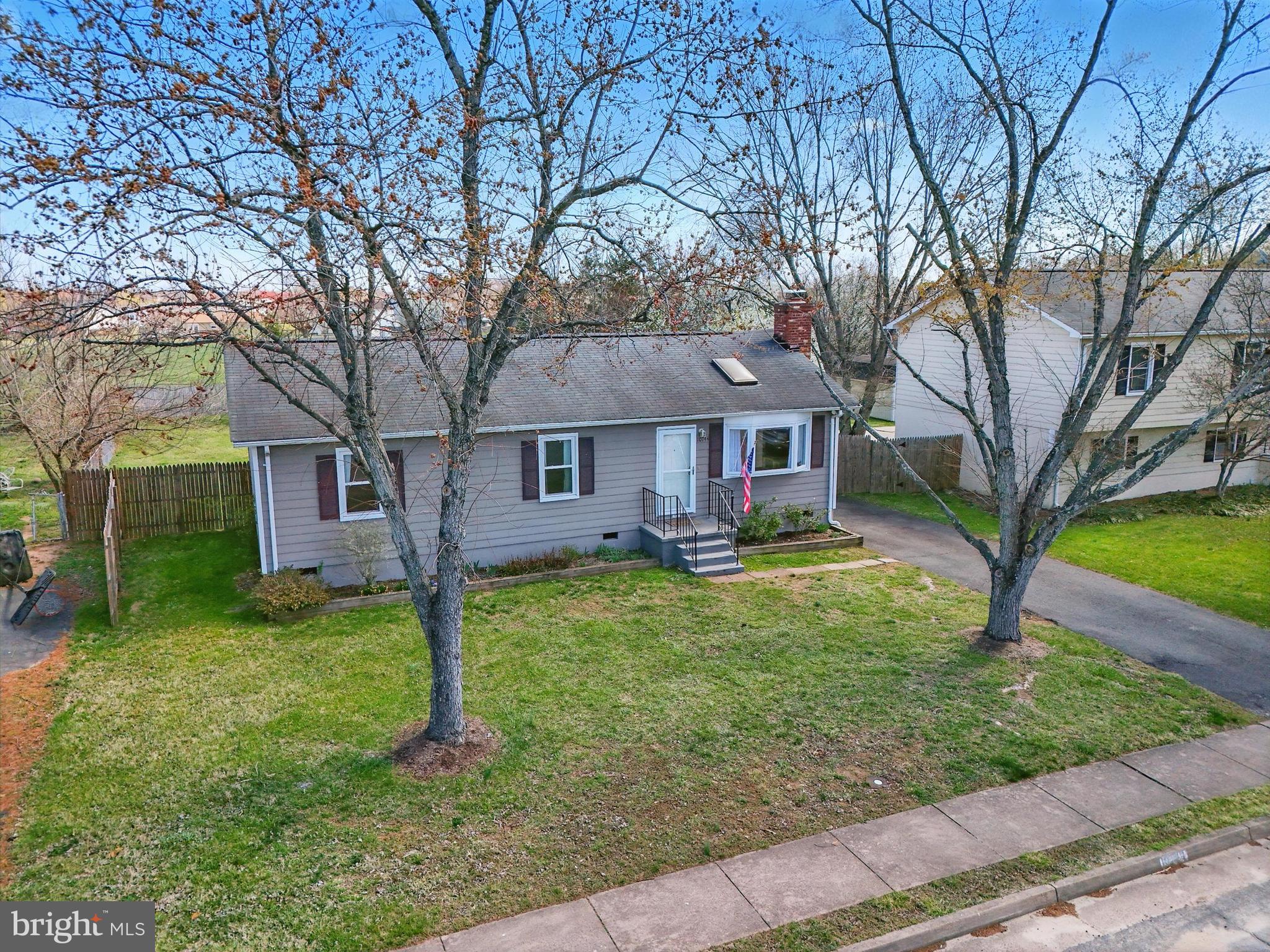 10744 Blake Ln