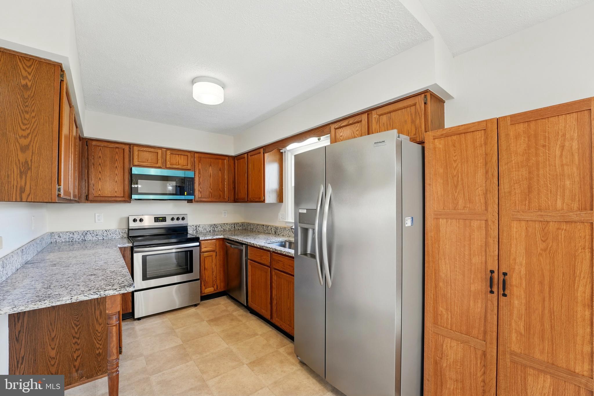 10744 Blake Ln
