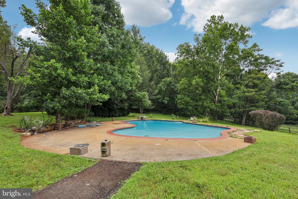 10102 FOXVILLE ROAD