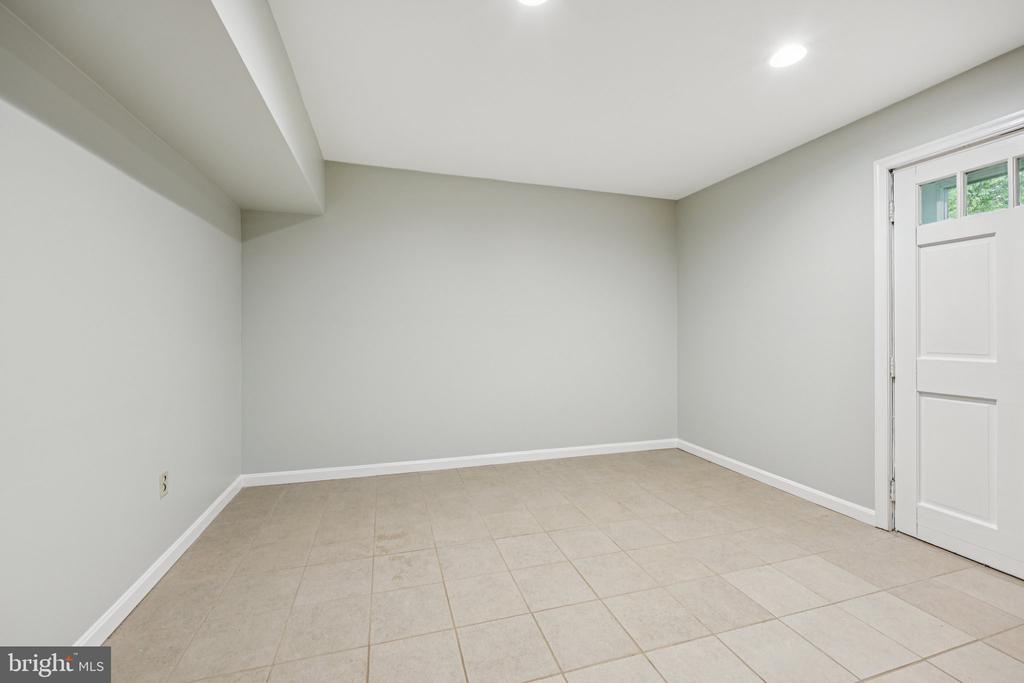10102 FOXVILLE ROAD