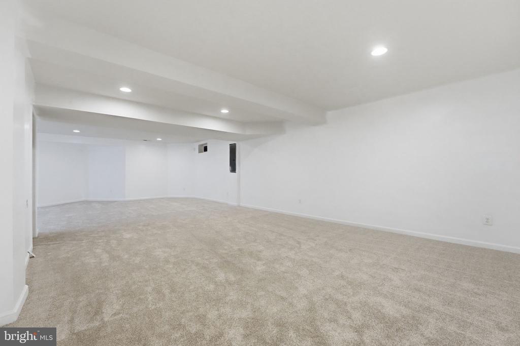 6678 CLARKES DRIVE