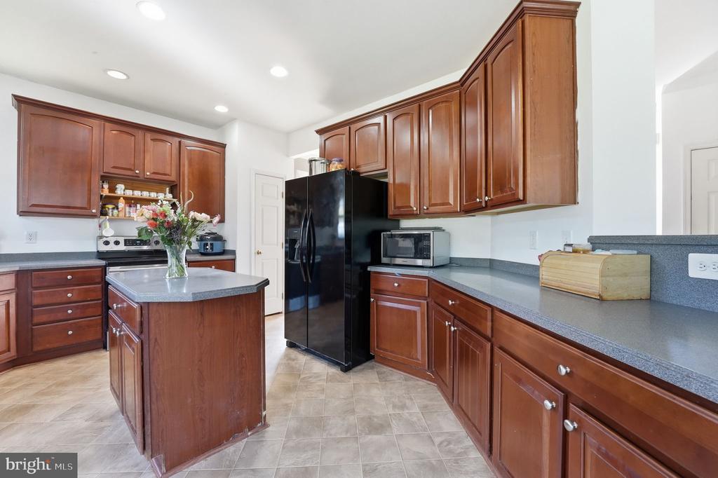 6678 CLARKES DRIVE