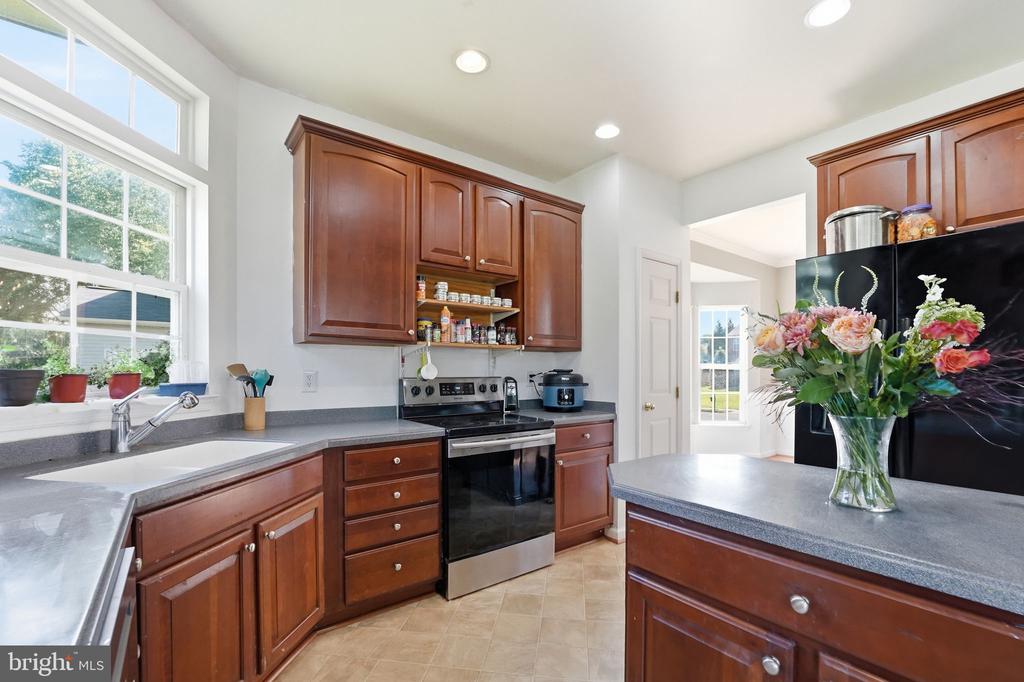6678 CLARKES DRIVE