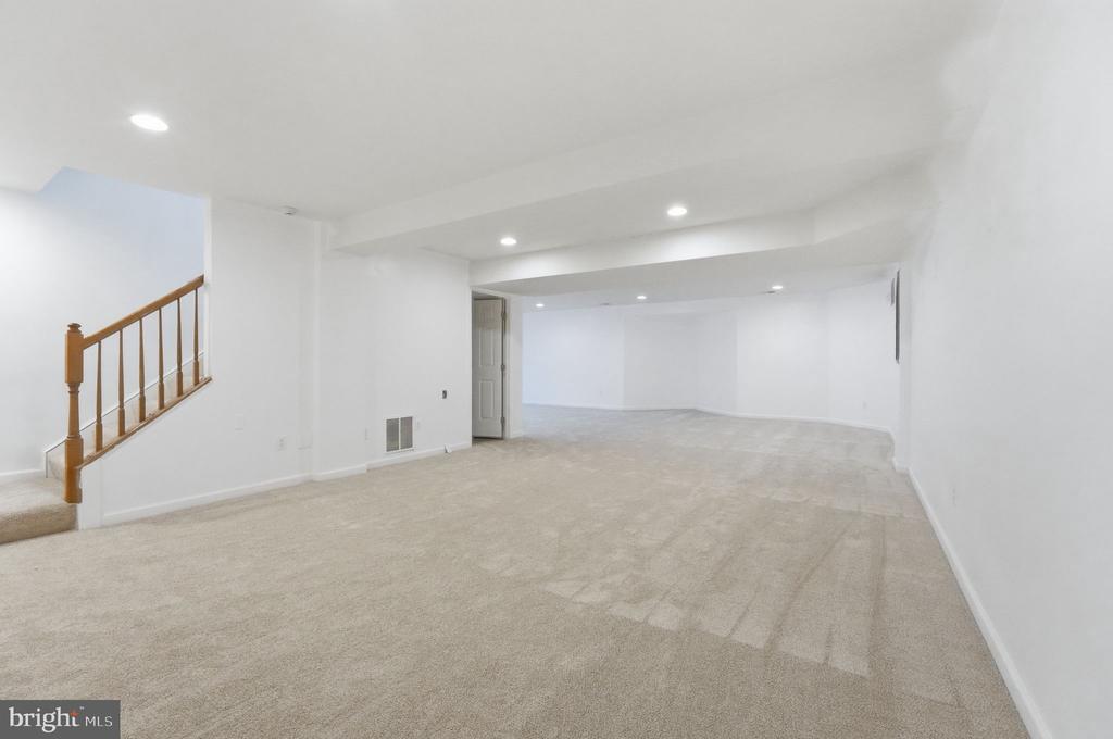 6678 CLARKES DRIVE